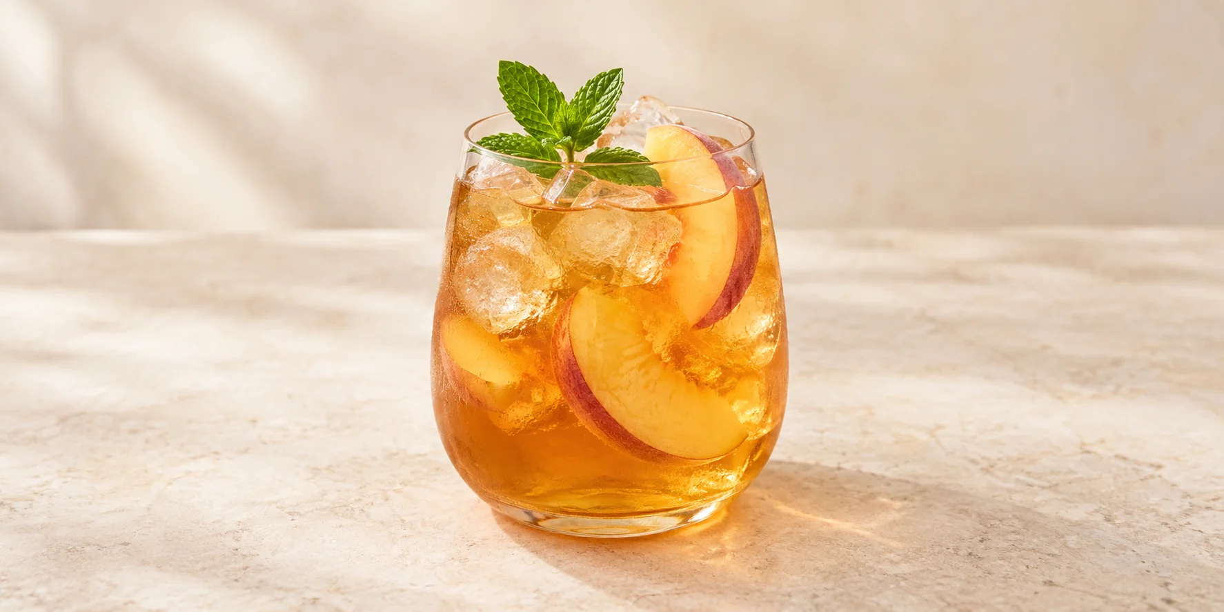 Iced Jin Jun Mei with Peach and Honey
