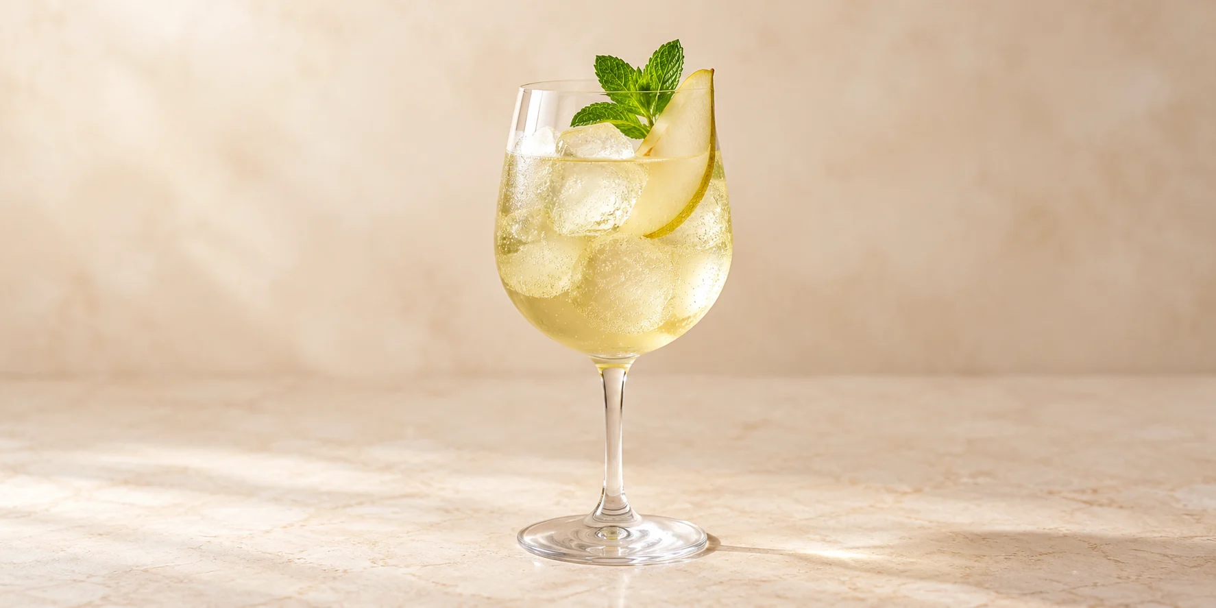 Tamaryokucha Sake Spritz